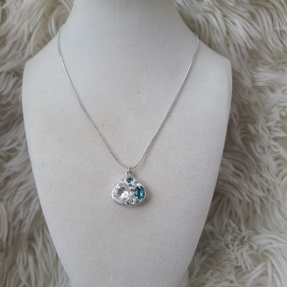 Beautiful Swarovski Rhodium Plated Pendant Blue Crystal Necklace- Excellent Cond